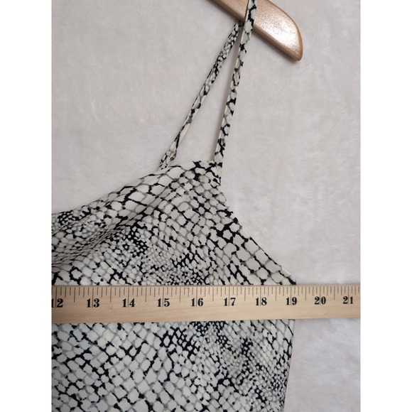Banana Republic Camisole Tank Top Womens L Snake Print Business Casual Party - Picture 8 of 9